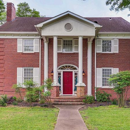 Delightful Retreat With Fireplace And Large Yard! エクステリア 写真