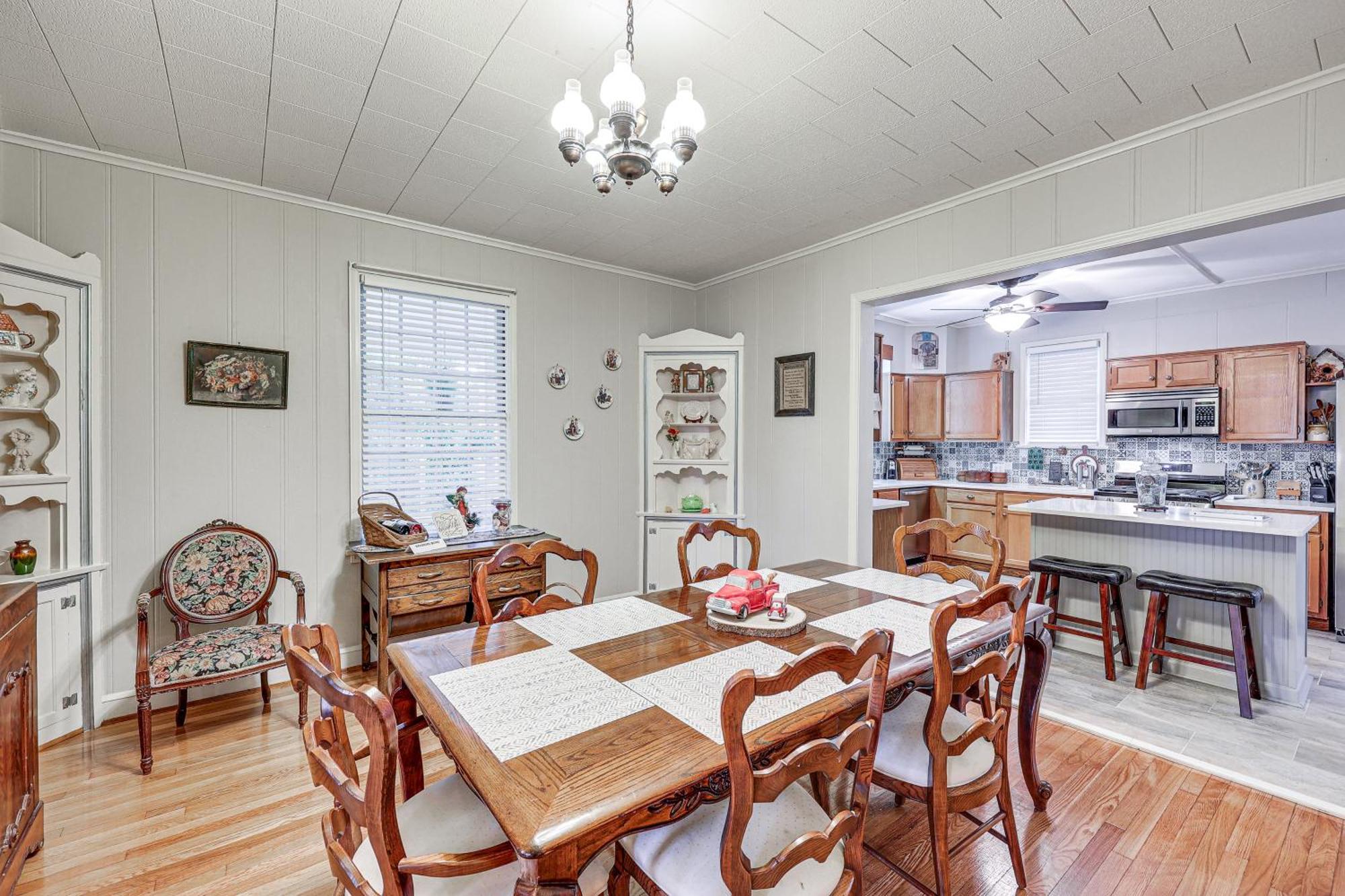 Delightful Retreat With Fireplace And Large Yard! エクステリア 写真